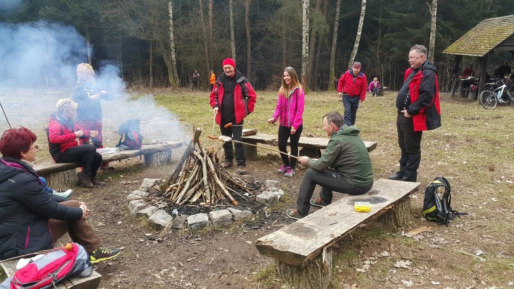 Po odpoczynku udaliśmy się w stronę Jeleniej Góry, pora bowiem była najwyższa by wracać do domów. Synoptycy straszyli nas załamaniem pogody. Na razie nic na to nie wskazuje.
