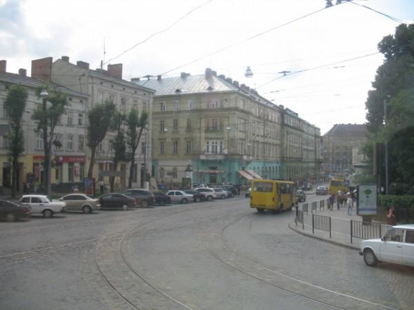 W stronę Opery Lwowskiej.