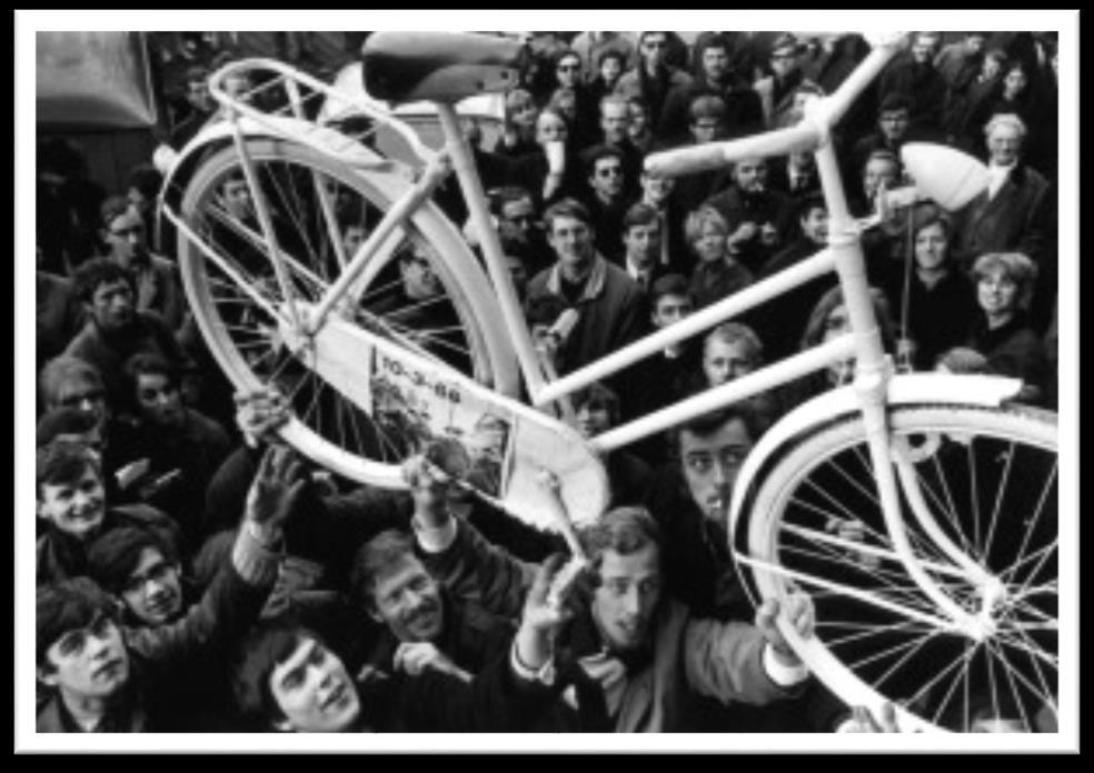 GENERACJE SYSTEMÓW ROWERÓW MIEJSKICH Rowery publiczne pojawiły się w Europie jako środek transportu 45 lat temu.