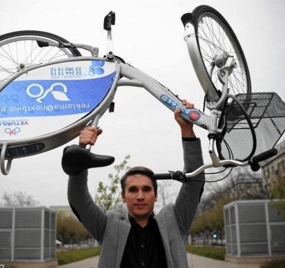 Dziś wyraźnie widać, że miasta stawiają na rower i to w charakterze transportowym.
