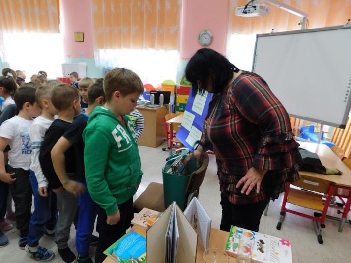 16 maja naszą szkołę odwiedziła pani Jolanta Reisich-Klose wraz z panem Michałem Hajdukiewiczem z Biblioteki Miejskiej w Sobótce.