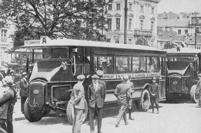 MZA nasza historia 1920 pierwsze autobusy na ulicach w ramach TW 1945 powstanie MZK (tramwaje i autobusy razem) 1953 podział MZK: MPA (autobusy) i MPK