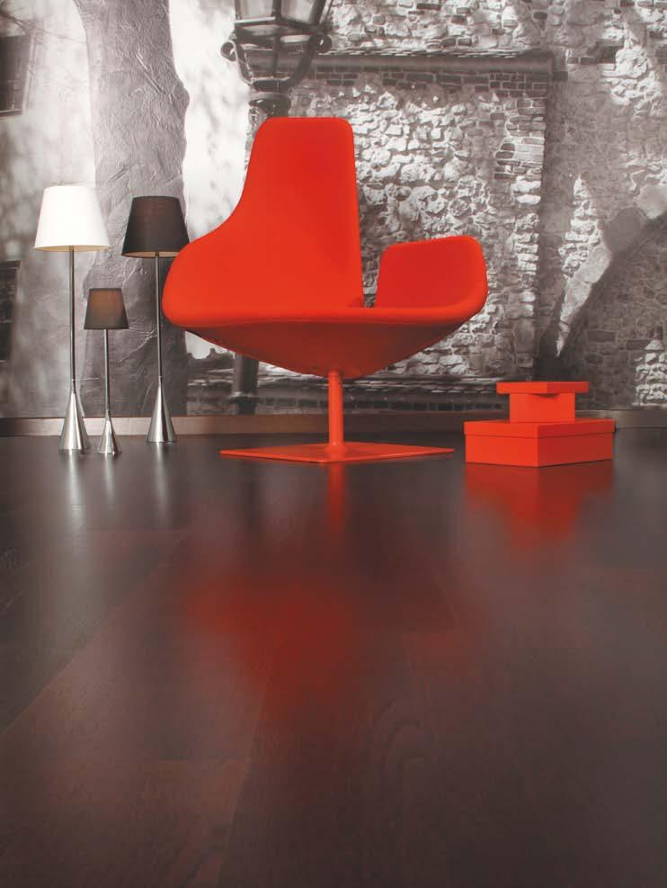 Style Line to wyjątkowa linia podłóg wykonanych ze starannie selekcjonowanych lamelek tworzących wzór klepki trójrzędowej. Idealne połączenie klasyki z nowoczesnością.