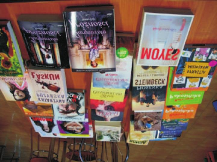 Na scenie zapre- zentowali się: Młodzieżowa Orkiestra Dęta OSP Śmiłowice, zespół folklorys- tyczny Śmiłowiónki, Zespół Pieśni i Tańca Ziemia kujawska, grupa wokalna CCKB oraz Chór Szkoły Podstawowej