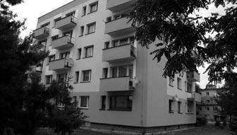 6 MOJA SPÓŁDZIELNIA 8/2010 Remonty, remonty nek). Obecnie trwa tam także malowanie klatki schodowej wraz z estetyzacją parterów i wejść. Ponadto, wymieniono piony zimnej wody przy ul.