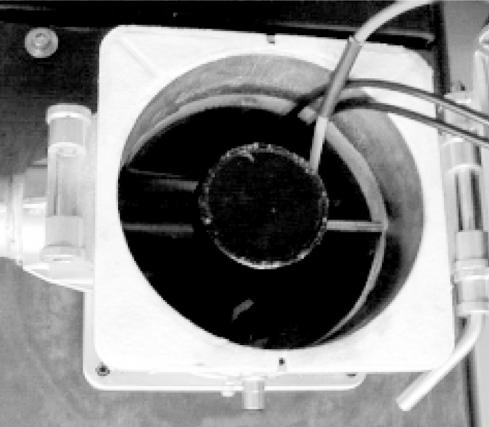 Po³¹czenie zabezpieczyæ œrubami. 11. Wykonanie przy³¹cza elektrycznego Podczas pod³¹czania i wymiany czêœci elektrycznych palnika nale y wy³¹cznik g³ówny ustawiæ na pozycji "wy³¹czony".