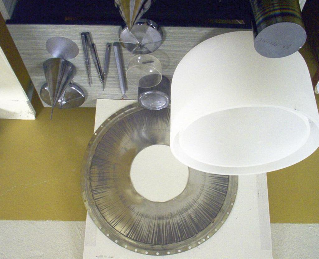 POLSKIE OSIĄGNIĘCIA NAUKOWO-TECHNICZNE 75 Fot. Wikimedia Commons i metodę w całości wymyślił sam choć trzeba przyznać, że samej metody otrzymywania monokryształów nie opatentował.