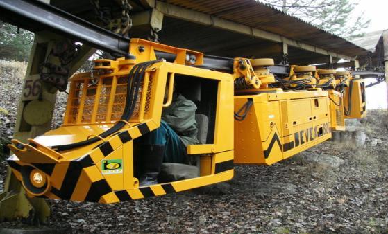 DZ 130 Scharf 160 3 8 2,5 30 130 Liebherr DLZ 110F Ferrit 60 140 4 7 2,0 30 81 Zetor DLZ 210F Ferrit