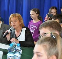JAK PRZYGOTOWYWALIŚMY SIĘ DO TEGOROCZNEJ V DEBATY POWSTAŃCZEJ POWSTANIE WARSZAWSKIE ZA I PRZECIW? WYWIADY Z UCZNIAMI BIORĄCYMI UDZIAŁ W DEBACIE 1. W jaki sposób przygotowaliście się do debaty?