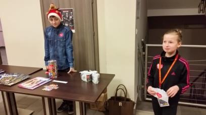 Podczas koncertu zaprezentowali się przedszkolacy i uczniowie naszej szkoły oraz uczestnicy sekcji artystycznych działających w