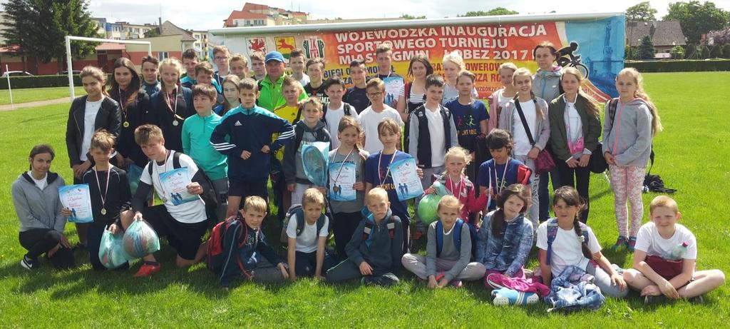 W minionym roku szkolnym mieliśmy już szóstą edycję tej największej sportowej akcji Powiatu Łobeskiego. Po wszystkich imprezach okazało się, że w klasyfikacji końcowej znalazły się 923 osoby.