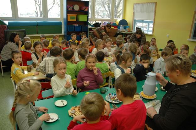 Ogólnopolska Akcja Góra Grosza X-XII 2010r. Organizator akcji; Towarzystwo Nasz Dom Koordynator akcji w przedszkolu nauczycielka Łucja Lipok. OSIĄGNIĘCIA WYCHOWANKÓW I NAUCZYCIELI 1.