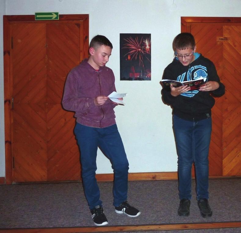 Potem podzieliśmy się opłatkiem i razem usiedliśmy do stołu wigilijnego.