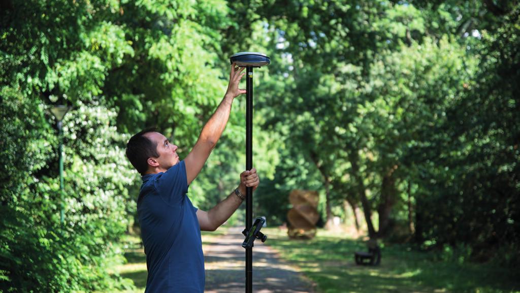 Spectra Precision SP80 Odbiornik kolejnej generacji, który łączy w sobie wszystkie dotychczasowe osiągnięcia technologii GNSS RTK z całkowicie rewolucyjnym podejściem do przetwarzania sygnałów
