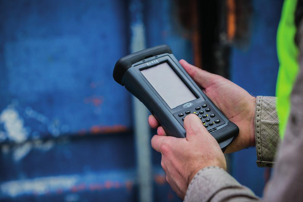 Kontrolery Wykonuj pomiary terenowe w każdych warunkach Dobry odbiornik GNSS to tylko połowa sukcesu.