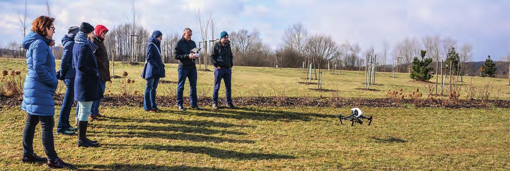 Szkolenia W naszym centrum szkoleniowym każdego uczestnika traktujemy indywidualnie. Sprzyja temu warsztatowy charakter kursów (max.