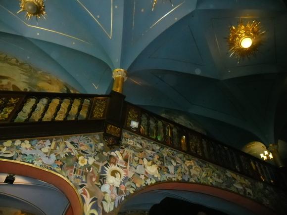 wypędzenia z raju, czy motywy z dramatów pisarza, wykonane przez Avenariusa, tworzą niepowtarzalny nastrój.