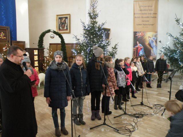 muzyki dawnej oraz grupa teatralna.