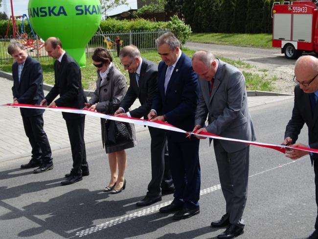 ) 2) realizację przedsięwzięcia Przebudowa drogi powiatowej nr 1710C od miejscowości Wąbrzeźno km 0+000 do miejscowości Sitno km 4+300 w ramach Narodowego programu przebudowy dróg lokalnych Etap II