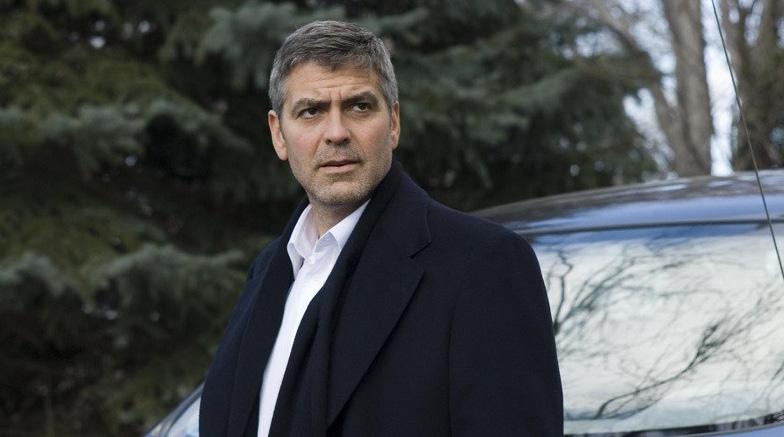Michael Clayton Porywający thriller z George em Clooneyem w roli Michaela Claytona - nowojorskiego prawnika do zadań specjalnych, któremu w oszałamiającej karierze przeszkadza tylko skłonność do