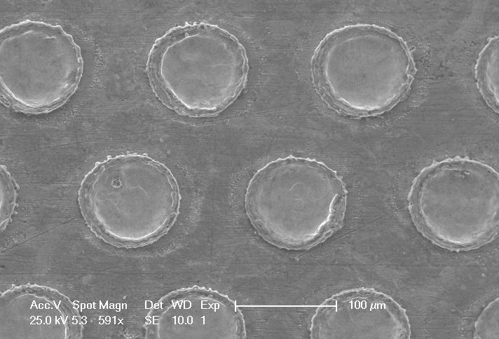 odległość między osiami zasobników 0,3 mm, pięć impulsów laserowych w tę samą strefę, W2 wypełnienie