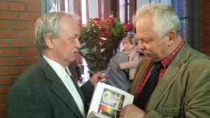 tematyczne wystawy. To temat jest czynnikiem, który nie tylko obrazuje postawiony problem, ale również łączy artystów plastyków.