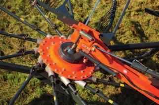 Hydraulicznie regulowana szerokość robocza w przedziale 7,6 do