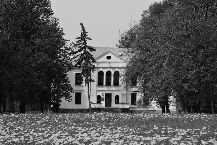 Głos Ziemi Urzędowskiej 81 Siedziba Urzędu Gminy Józefów nad Wisłą w dawnym pałacu zu. Po raz pierwszy miałem okazję zobaczyć największą rzekę Polski.