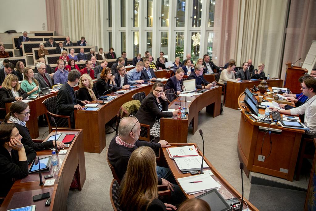 Tak zarządzana jest Solna Wybieralni urzędnicy samorządu miejskiego mają dużą swobodę w zakresie decydowania o sposobie zarządzania miastem Solna w ramach obowiązujących ustaw i rozporządzeń.