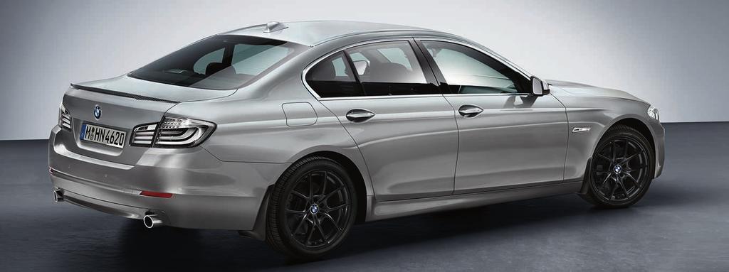 Akcesoria zewnętrzne Spojler tylny BMW M Performance z karbonu Nadaje pojazdowi sportowo-elegancki wygląd w stylu high-tech.
