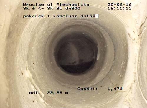 całego kapelusza, czyli prawidłowość dopasowania ronda i jego krawędzi w kanale głównym oraz prawidłowość wprasowania w przykanaliku wraz z pokazaniem dobrze doklejonych końców do ściany naprawianego