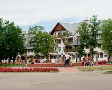 38 Mazury. Przewodnik dla żeglarzy 675 lat, lecz wskutek wielkich pożarów podczas II wojny światowej większość zabytków architektonicznych uległa zniszczeniu.