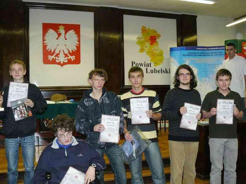 chłopców do lat 10 Zawiślak Paweł V miejsc Serdecznie gratulujemy! III Memoriał Marka Łobejki W dniu 12 grudnia 2010 r.