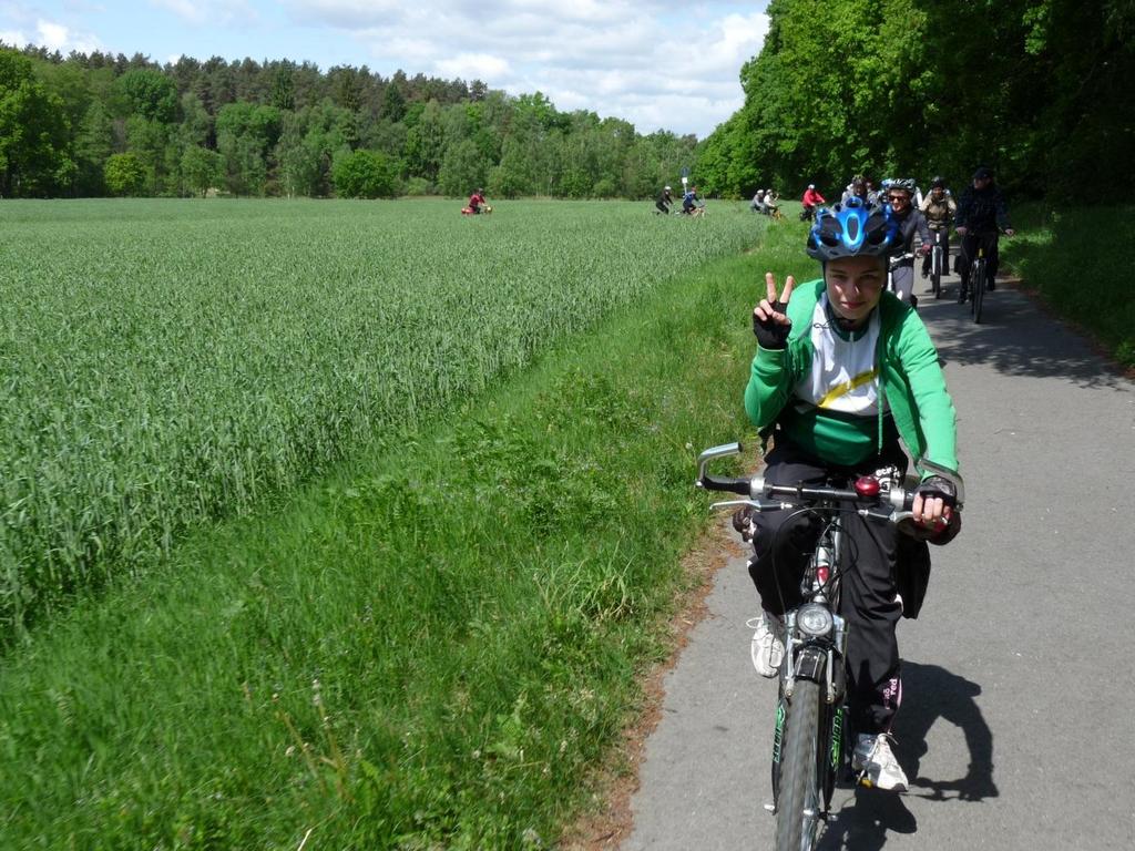 Dzień II: Bad Muskau Rothenburg - Görlitz/ Zgorzelec Mimo obaw pogoda tego dnia była już znacznie bardziej przyjazna rowerzystom. Wyszło upragnione słońce.