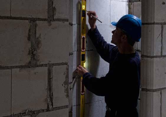 Krótki opis: Seria 196 Wyjątkowo sztywny aluminiowy profil prostokątny z wzmacniającymi żebrami. Duża dokładność pomiaru. W położeniu normalnym lub odwróconym 0,5 mm/m.