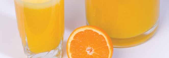 2 pomarańcze (obrane, bez pestek, pokrojone w plastry) 1 cytryna (obrana, bez pestek) 3 ł/s cukru 750 g wody Sok z pomarańczy Składniki (oprócz wody) włożyć do naczynia miksującego, miksować przez 30