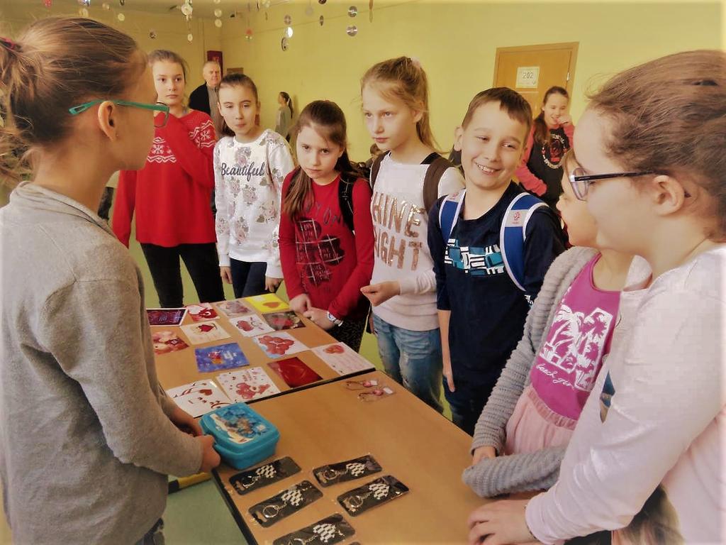 Zarabiamy i pomagamy Włączamy się w akcje Szkolnego Klubu Wolontariuszy.