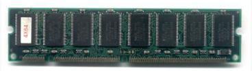 SDRAM Pamięć dynamiczna (zwana czasem również DIMM), która pojawiła się w roku 1996, wyposażona w interfejs synchroniczny, dzięki któremu wewnętrzne sygnały taktujące generowane są na podstawie