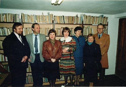 miestnosti zmenárni, inzertnej kancelárii a kníhkupectvu. Príjmy boli aj z komisionálneho predaja kníh a ručných prác alebo z kurzov cudzích jazykov.