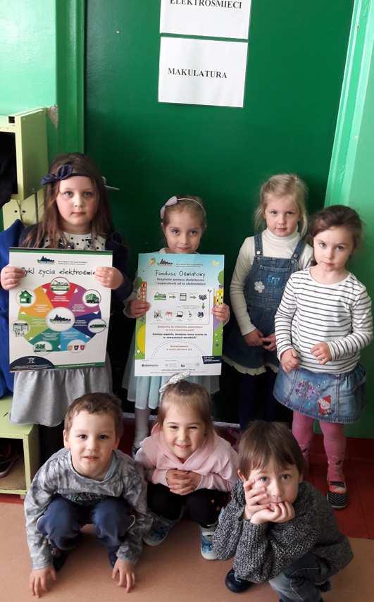 Szkole Podstawowej Nr 29 Odpowiedzialni za œrodowisko 15 doœwiadczeñ, metodê kierowania w³asn¹ dzia³alnoœci¹ dziecka oraz metodê zadañ stawianych dziecku.