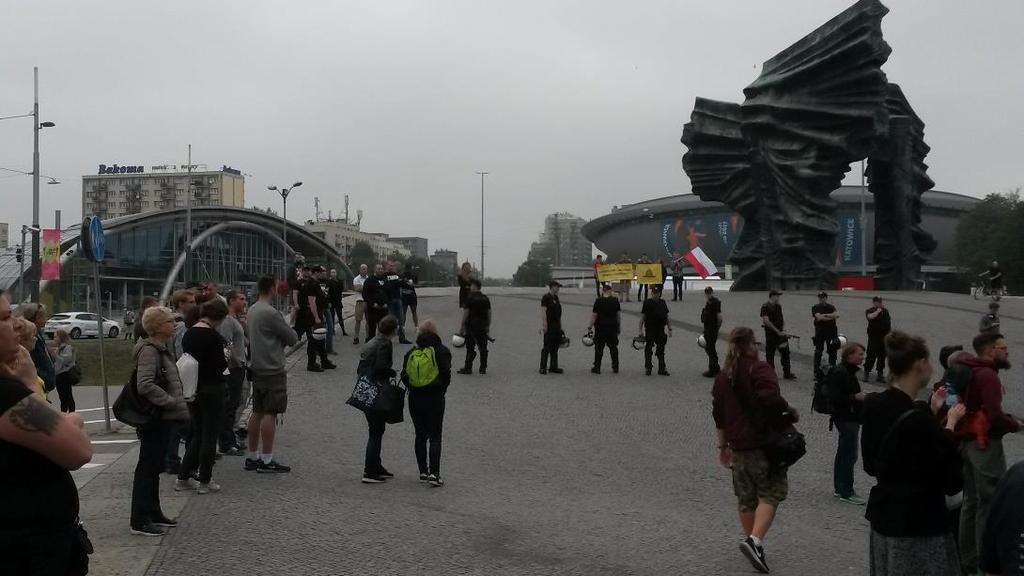 Na miejscu była również przedstawicielka urzędu miasta. Obserwatorom Amnesty w żaden sposób nie utrudniano prowadzenia obserwacji. V.
