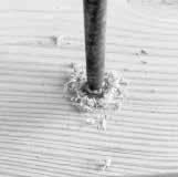 W przypadku podłoży betonowych zaleca się położenie 22 mm