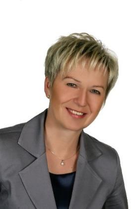 Anna Genowefa Mołodciak związana z samorządem od 1982 r.; od 2006 r.