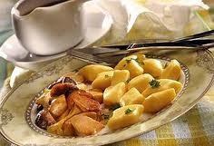 Dumplings Jakub Pięta, Vb 1 kg cooked potatoes 25grams wheat flour 2 tablespoons potato flour egg salt Pass boiled potatoes through a grinder.
