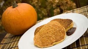 Pancakes with pumpkin and sausage Monika Kowalczyk, Va 60 dag pumpkin 20 dag sausage 2 eggs 8-10 dag flour 2 dag butter salt olive oil or oil to fry the pancakes 1,3l of tomato sauce Peel a pumpkin,