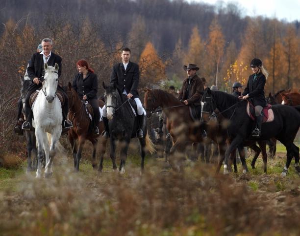 Listopad 0 Wszystkich Świętych Bogdana, Jerzego Huberta, Sylwii Karola, Olgierda Elżbiety, Zachariasza Feliksa, Leonarda Zytomira, Antoniego Józefata, Wawrzyńca Janusza, Wiesława Zdzisława, Grzegorza