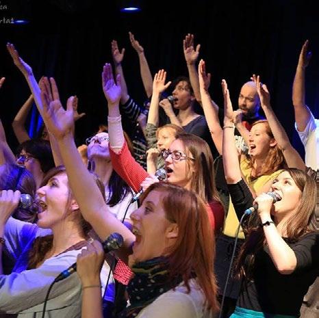 Jednak oprócz talentu pisarskiego posiadają talent wokalny, który mieliśmy możliwość usłyszeć podczas koncertu w Kokotku w zeszłym roku!