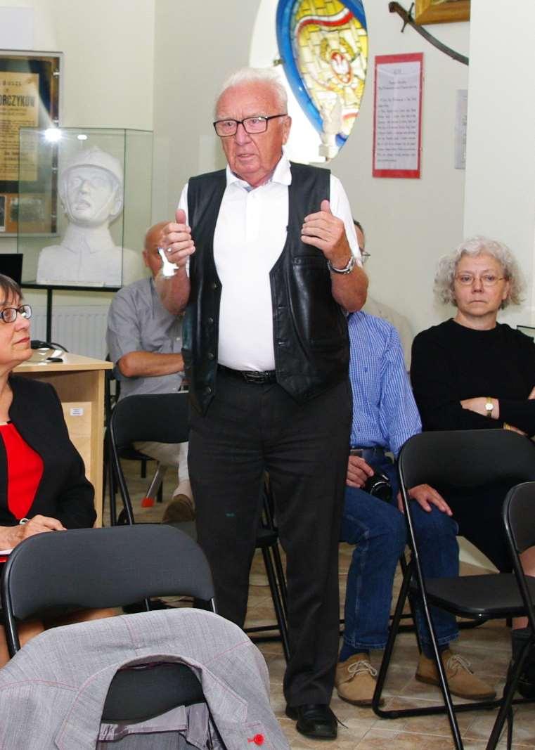 Trzech braci: Kazimierz, Jan oraz Aleksander (dziadek Mikołaja Pietraszaka Dmowskiego, mający wtedy 16 lat), oprócz tego ich powinowaci i przyjaciele brali aktywny udział w walkach z