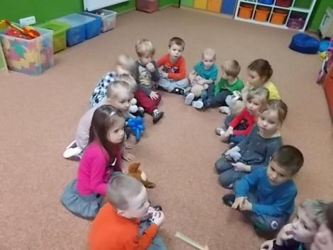 Czwarty tydzień października był dla nas bardzo pracowity. Przygotowywaliśmy się do Pasowania na Przedszkolaka i Balu Halloween.