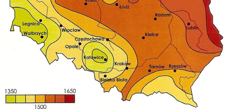 8,5 GJ/m 2 /rok), w okresie letnim w godzinach okołopołudniowych średnie promieniowanie całkowite wynosi około 560 W/m 2 (w